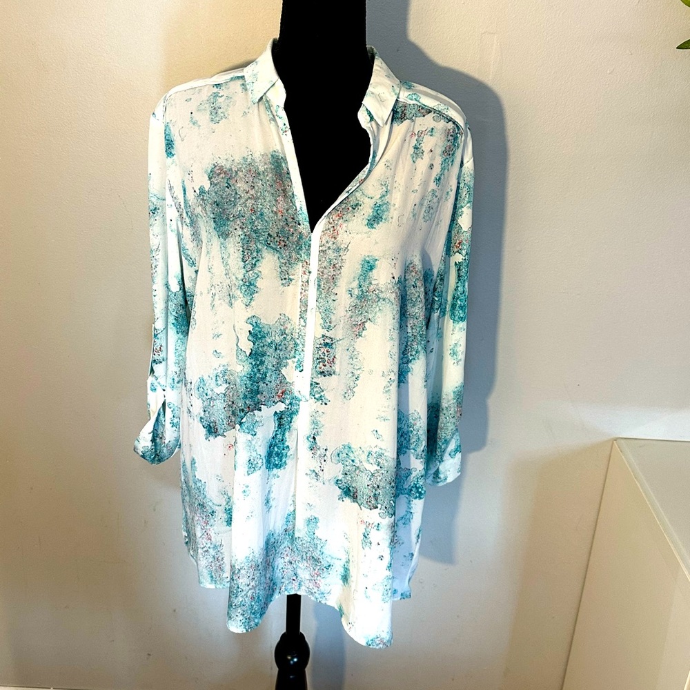 Mossimo abstract print blouse.